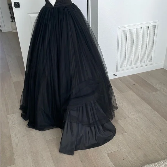 Mac Duggal Plunge Neck, Low Back Full Skirt Black Evening Gown - Picture 8 of 13